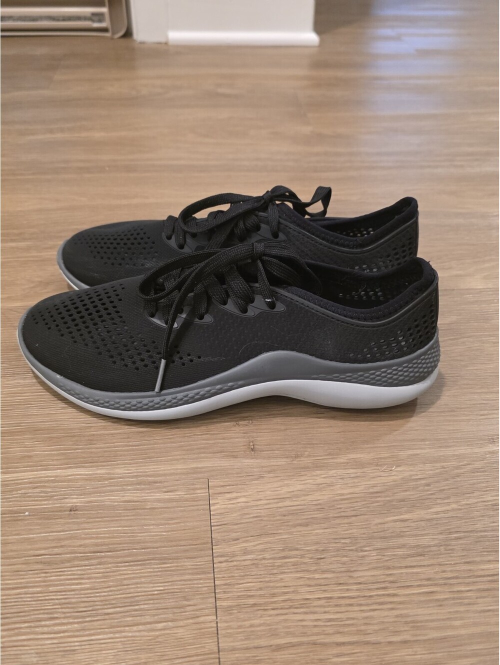 Crocs LiteRide 360 Pacer Sneakers Black Grey Women Size 10 206705